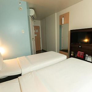 Habitación Estándar con 2 Camas Individuales